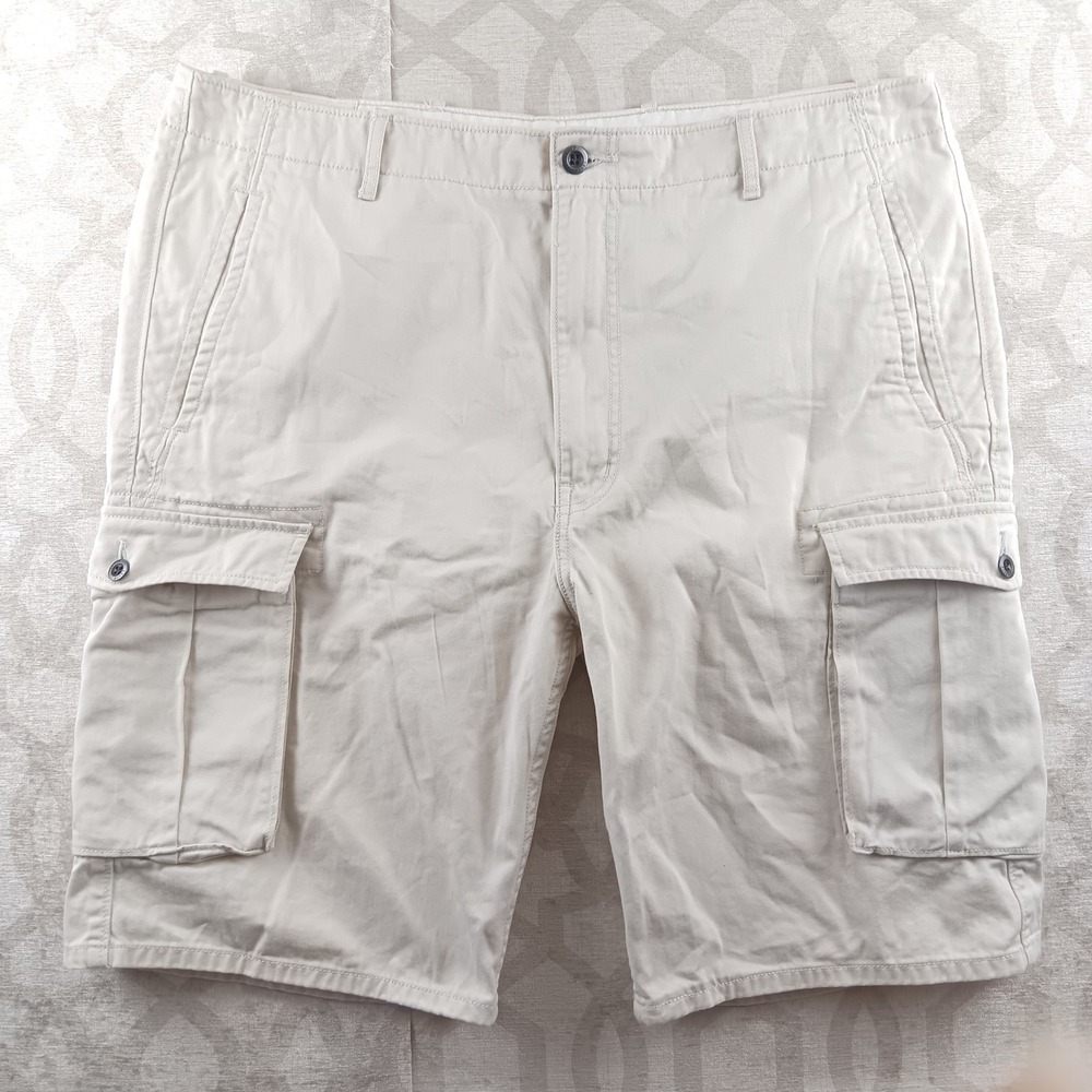 Levi Strauss Mens Cargo Shorts Beige Size 38 Casual Outdoor Utility Pockets